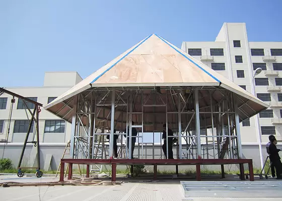 Small Modular Prefabricated Hotel , Overwater Bungalow With Light Steel Frame Custom House With New Design