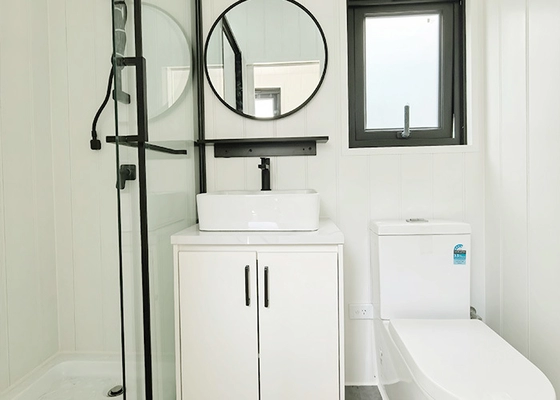 Modern Glamping Trailer Houses Tiny House On Wheels For Easy Transport 2350*8000mm