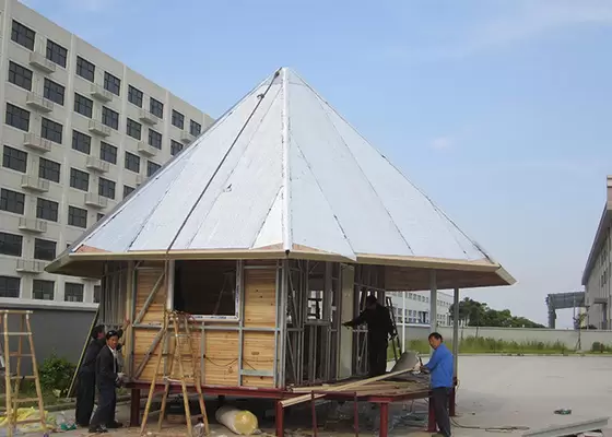 Small Modular Prefabricated Hotel , Overwater Bungalow With Light Steel Frame Custom House With New Design