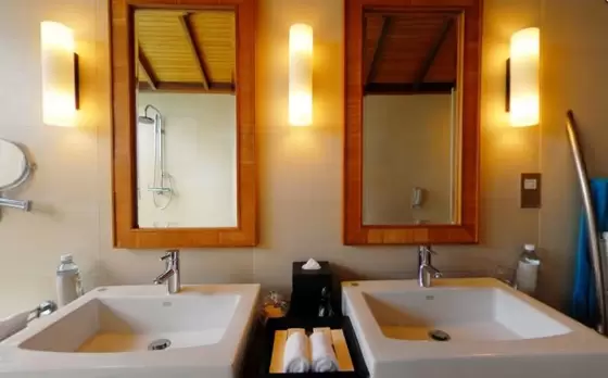 Light Steel White Prefab Bali Bungalow / Medhufushi Island Resort Beach Overwater Bungalow